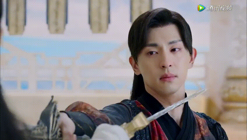 如何评价邓伦和罗云熙在《香蜜沉沉烬如霜》中的古装扮相?