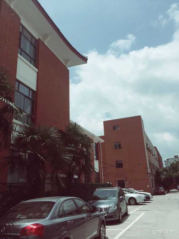 上海应用技术大学艺术与设计学院(徐汇校区)怎么样?