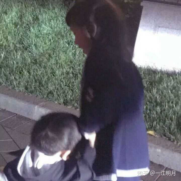 有没有可爱的小男孩小女孩的情侣头像?