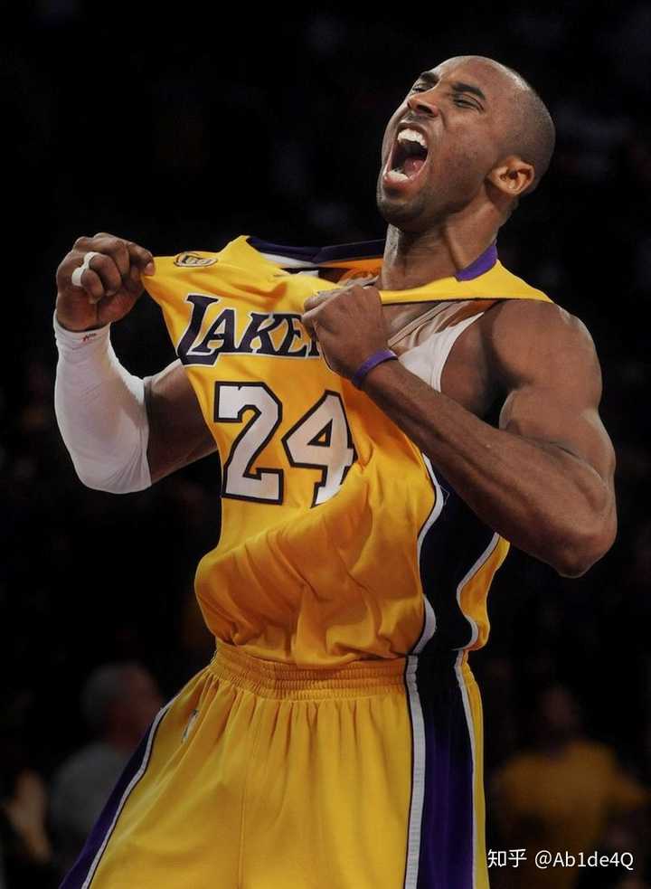 nba 巨星科比·布莱恩特因直升机坠毁意外去世,如何评价他的一生?