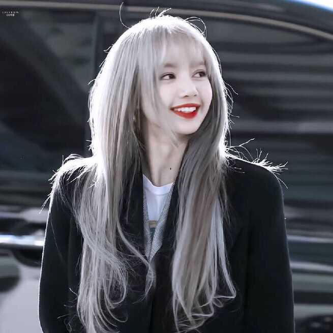 想求些女团成员的惊艳图片当头像?