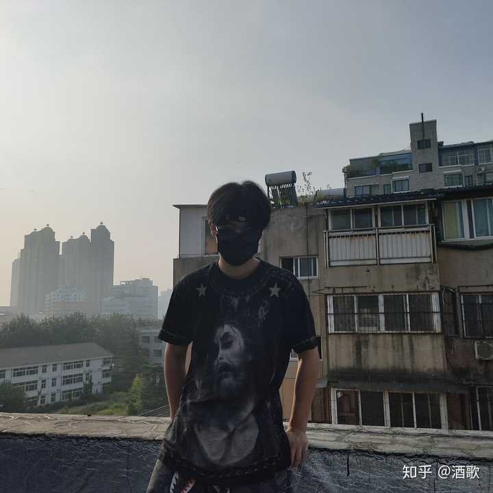 那些没事就喜欢带口罩的男生是什么心态?