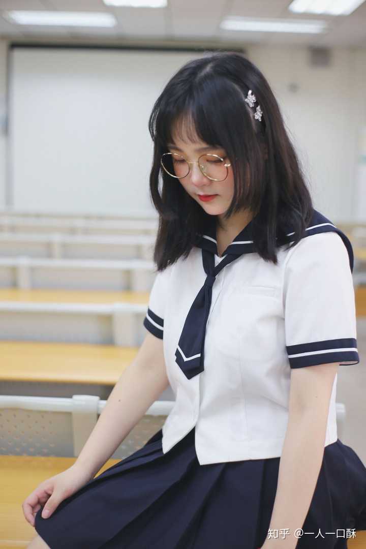 穿jk制服如何克服羞耻感?
