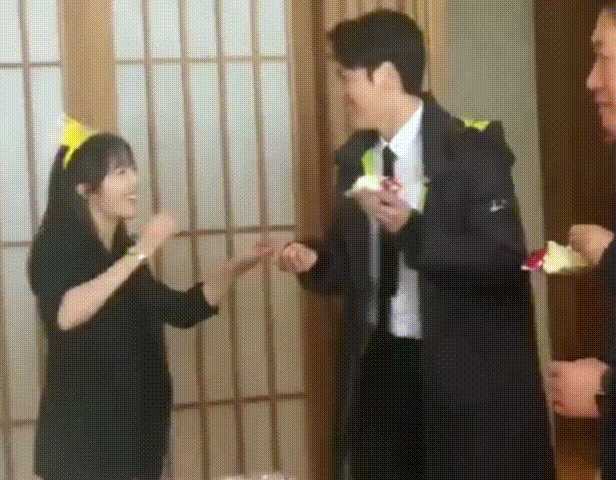 如果有想磕真人cp的集美 微博超话指路:  "静英夫妇"  我们一起快乐磕