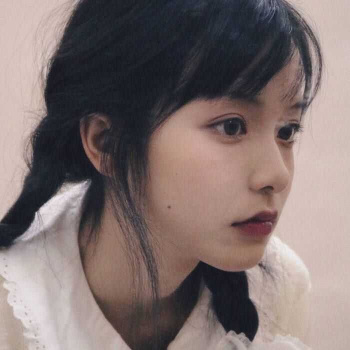 有哪些好看的qq头像(女生的)动漫/真人?
