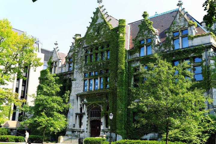 在芝加哥大学 (the university of chicago) 就读是怎样一番体验?