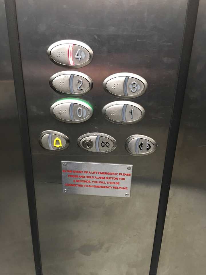 电梯里的0层是怎么回事?