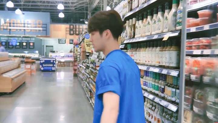 各位jacky们有没有王嘉尔女友视角的图呀或者舞台上的