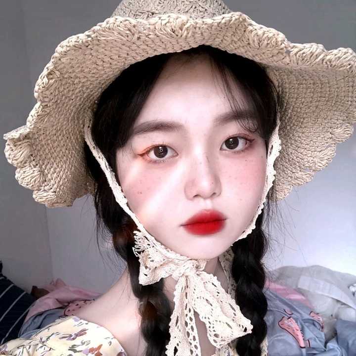 有什么好看的女生高冷的头像?