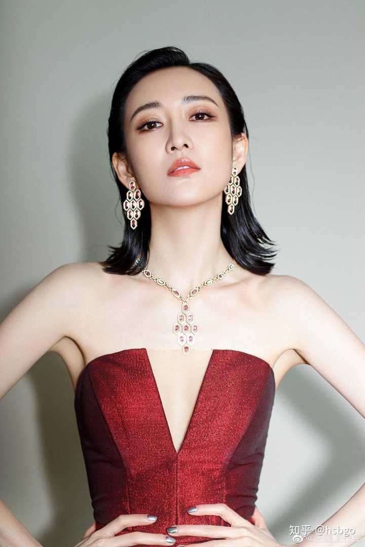 怎么分清哪个是李纯哪个是王鸥?