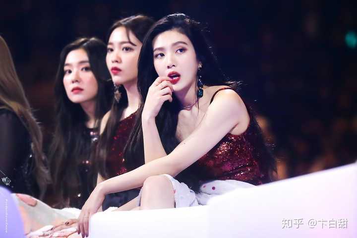韩国女团成员有哪些惊为天人的瞬间?