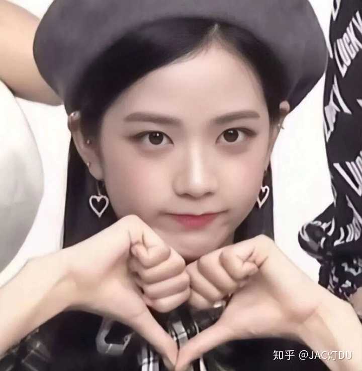 怎么感觉金智秀没有以前好看了