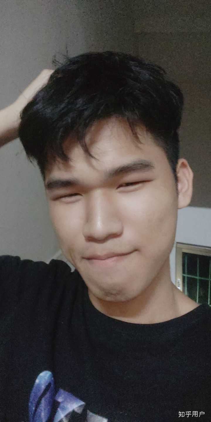 侧脸丑而正脸好看是一种什么体验?