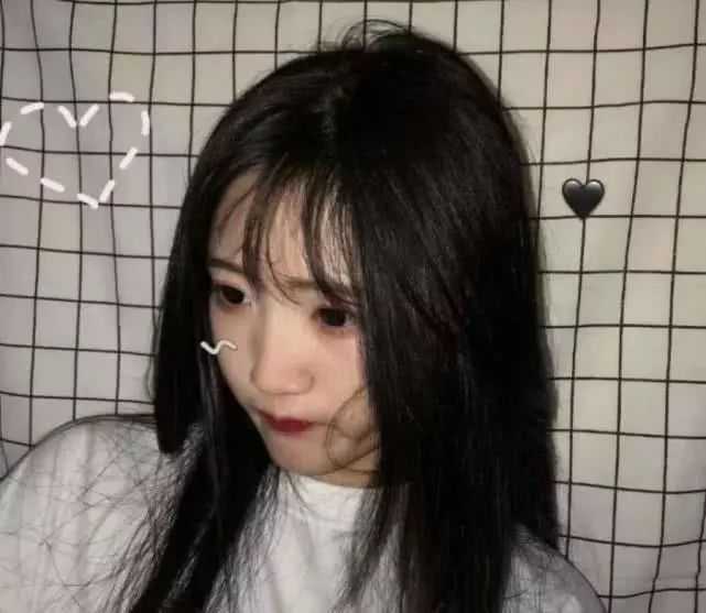 有没有比较丧的女生头像?