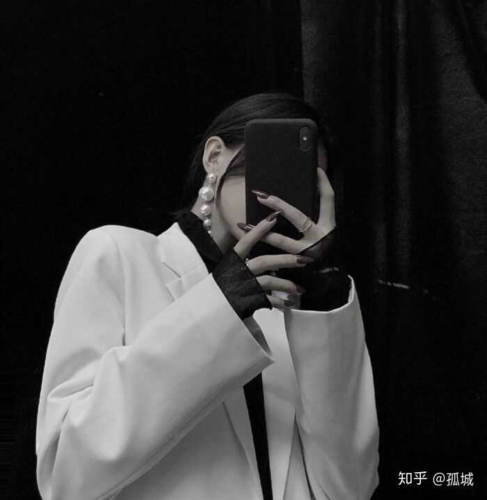 有没有有点性冷淡风格的头像?