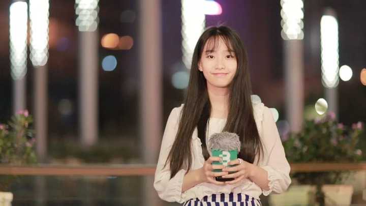后来知道她叫杨子莹 师姐加油!