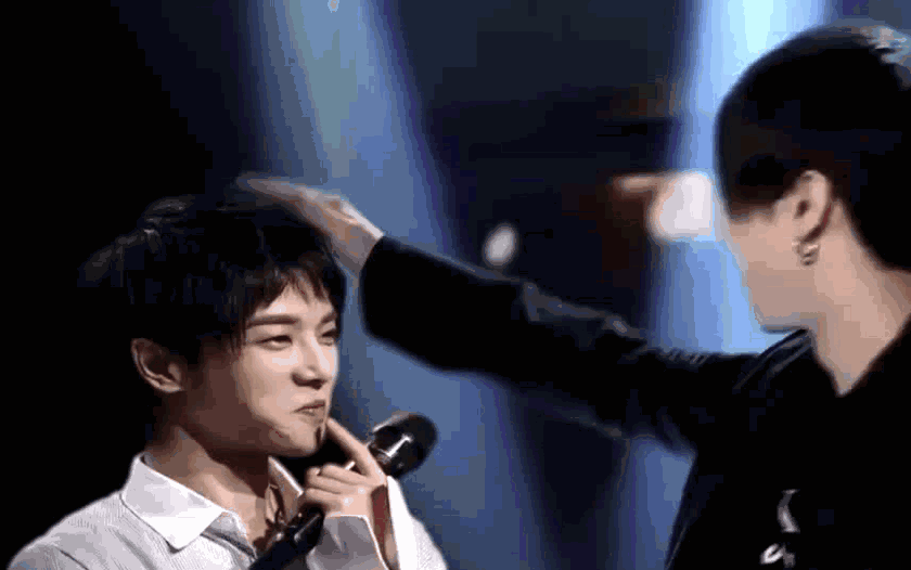 有哪些好看的华晨宇照片(无水印的)?