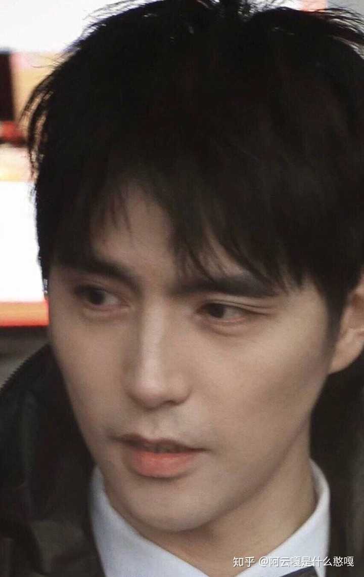 如何评价阿云嘎长相