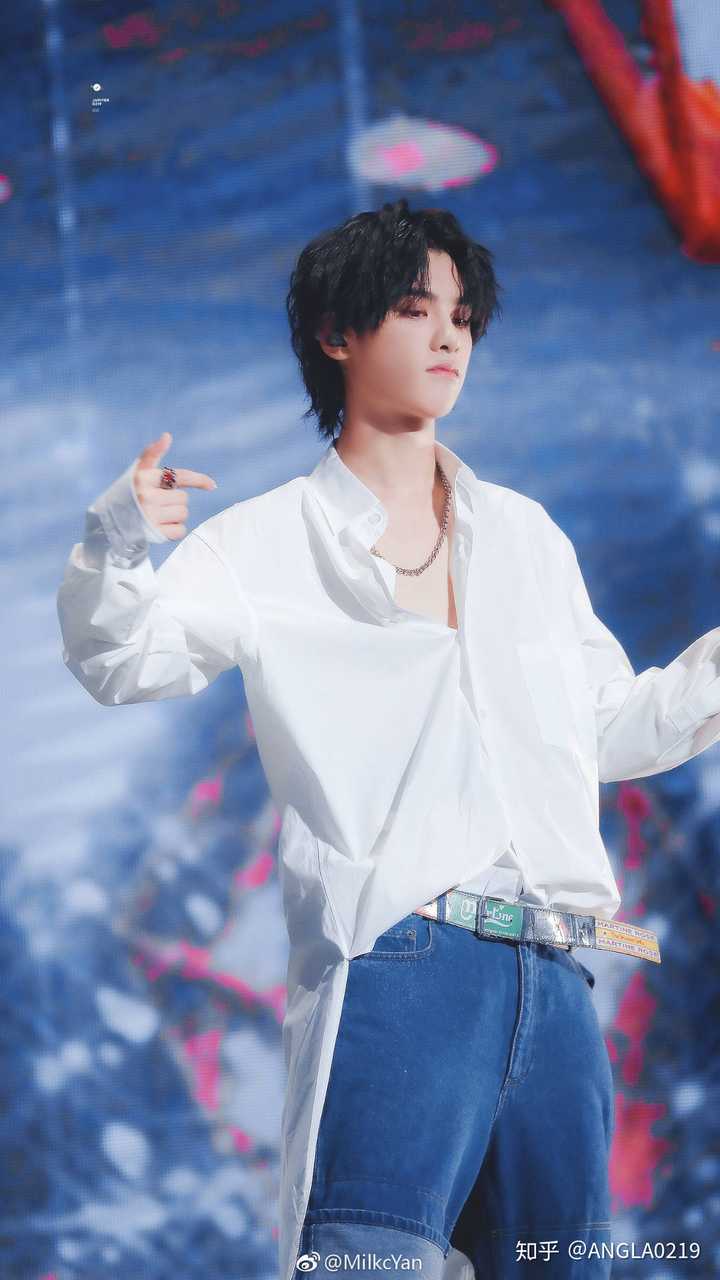 如何看待justin黄明昊的颜