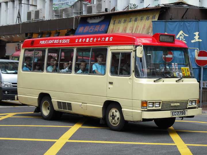 搭乘香港公共小巴是什么体验