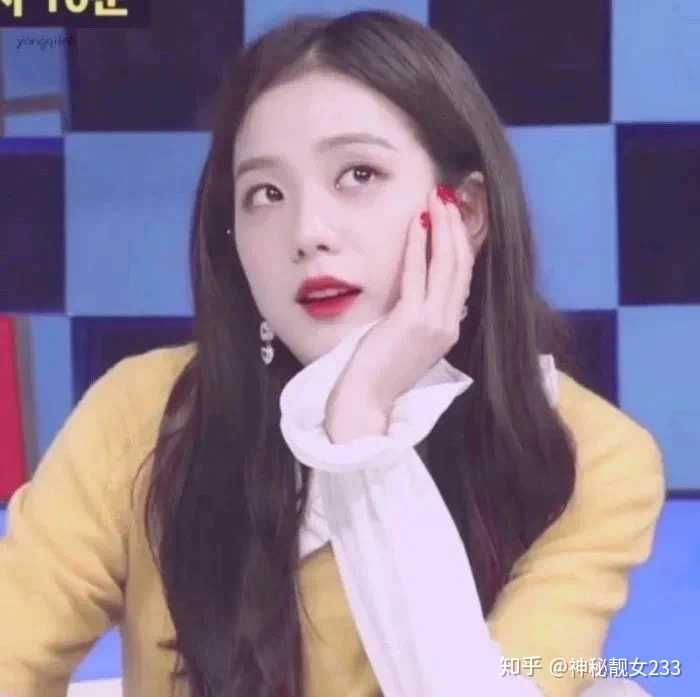 能分享一些金智秀jisoo的绝美动图吗?