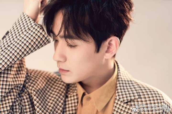 如何评价朱一龙的长相?