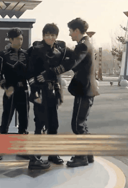 和王俊凯之间的蜜汁氛围……难道不是……cp感吗…… 以下实锤