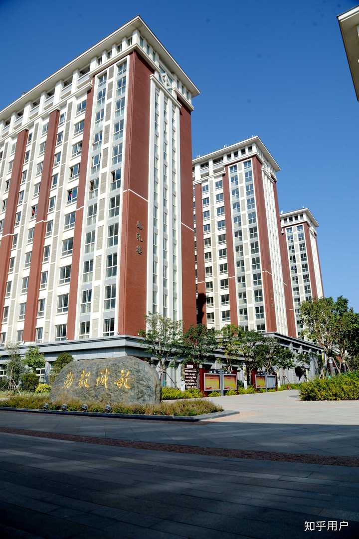 厦门一中海沧和厦外哪个更好