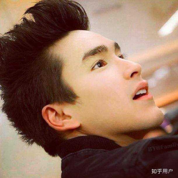 泰国nadech辱华,泰国yaya与nadech nadech在泰国娱乐圈的地位如何?