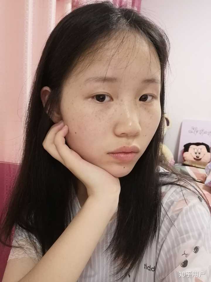 怎么看待长得漂亮却很自卑的女生?