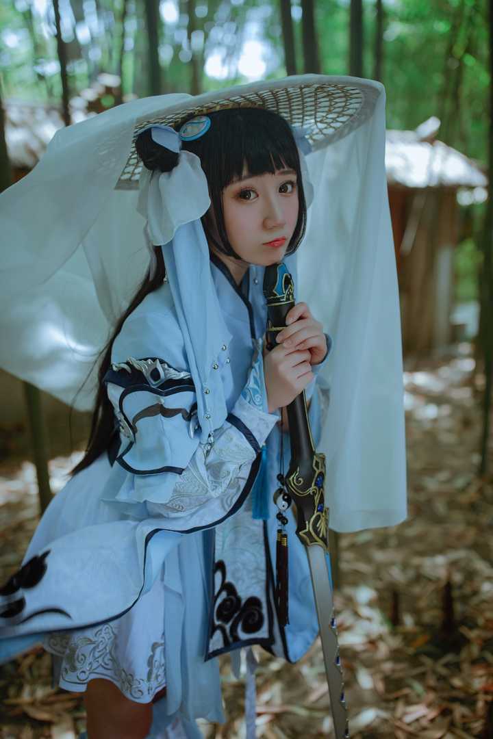 cosplay服装能上街吗,cosplay服装店铺实体店 穿比较夸张的 cos 服上街是种怎样的体验?