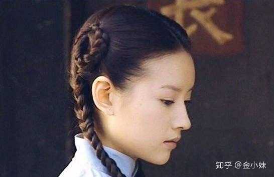 如何客观评价董洁的长相?