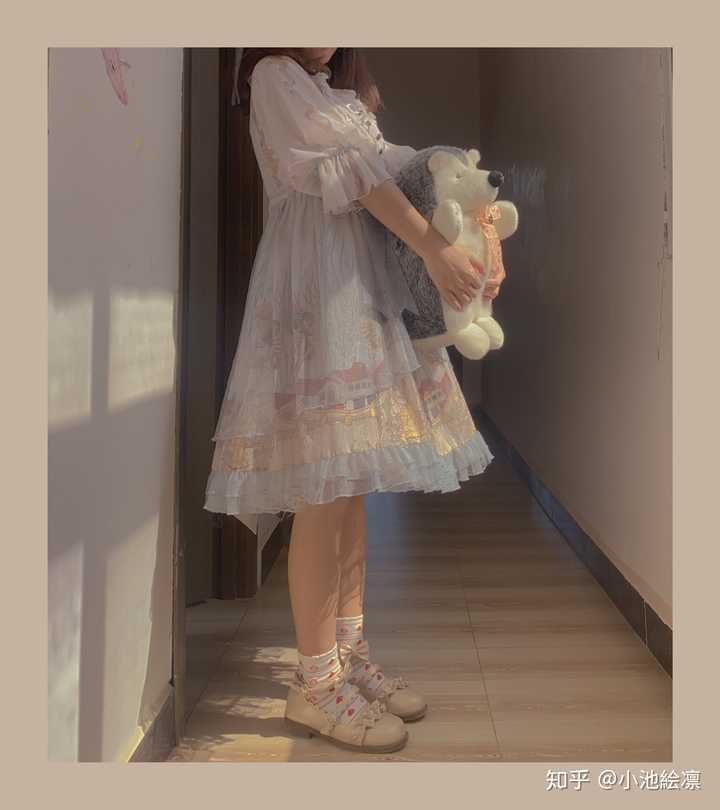 你最喜欢的穿jk制服/汉服/lo裙的照片是什么样子的呢?