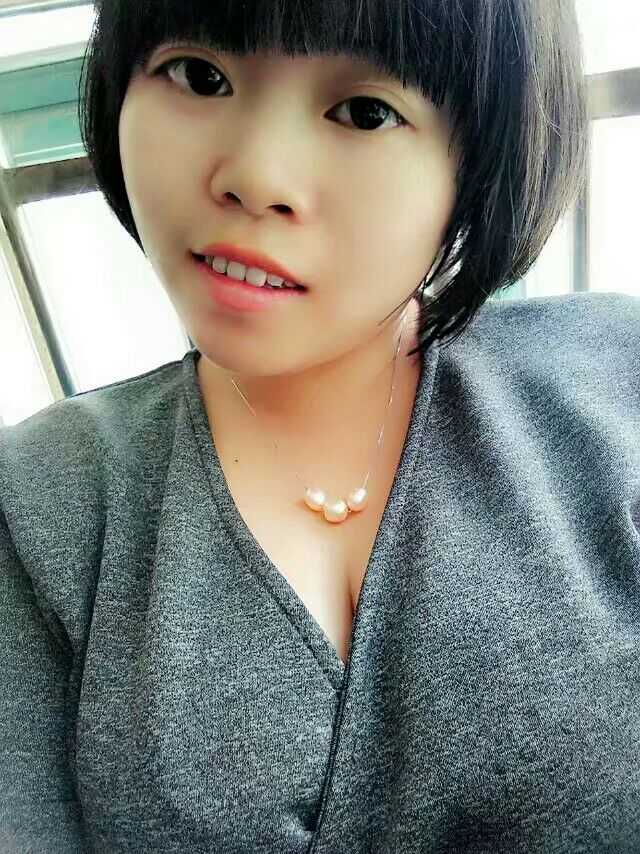 胸大屁股大,然而腿短,想象一下152的妹子140斤的体重是什么概念,就是
