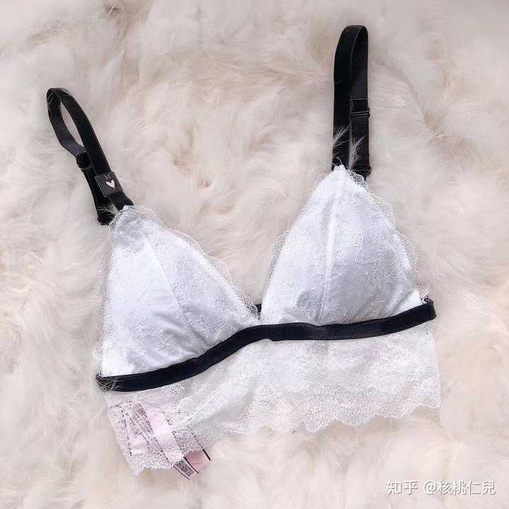 平胸夏天该怎么穿内衣?