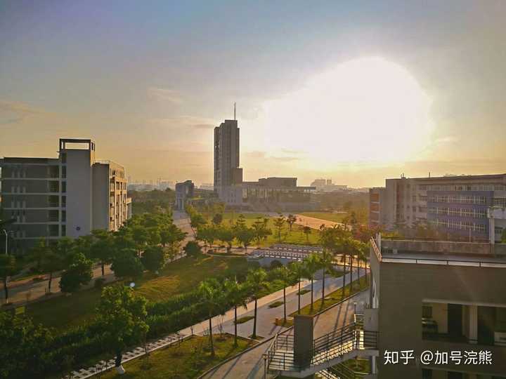 福建工程学院的宿舍条件如何?校区内有哪些生活设施?
