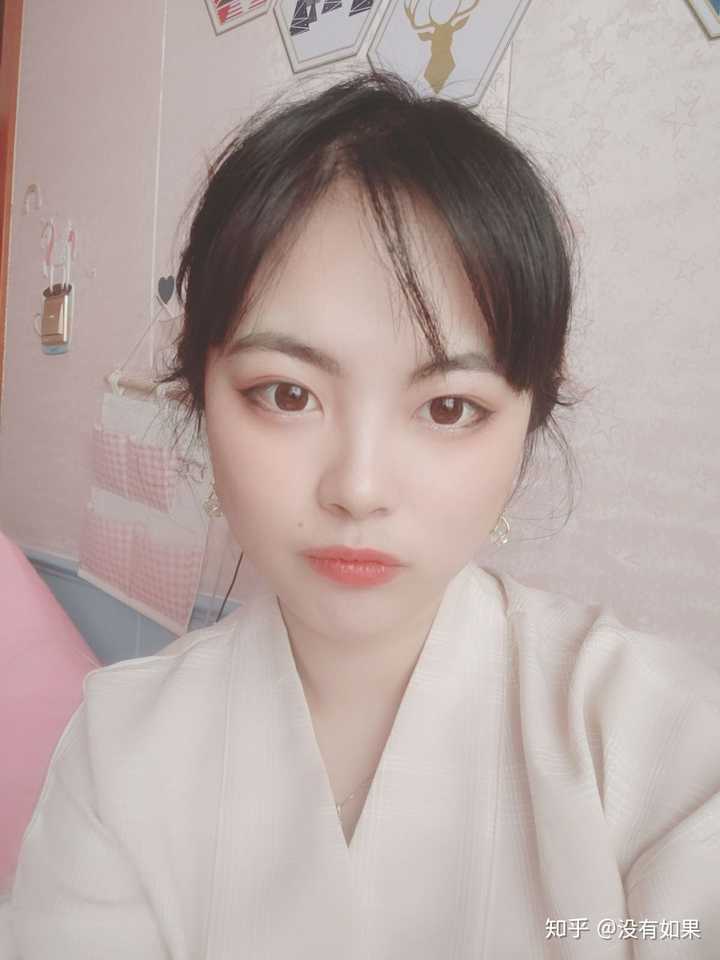 如果一个女孩子五官端正,然而嘴巴上有一颗黑痣,会减分吗?