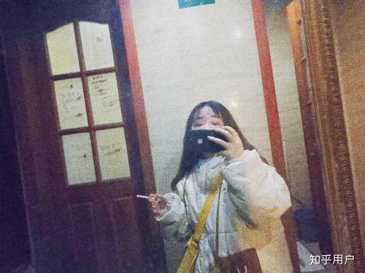 抽烟的女生是什么样的女生?