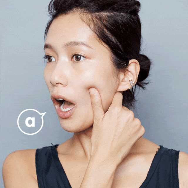 和笑开了时对比,拥有樱桃小嘴的陈都灵脸部略带笑意看起来五官更协调
