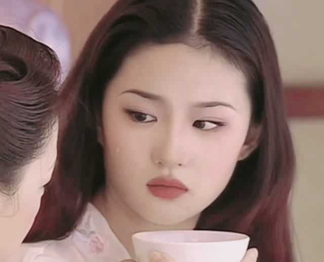 大家认为女明星里的颜值天花板是谁?
