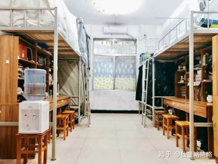 湖南工程学院的宿舍条件如何?校区内有哪些生活设施?