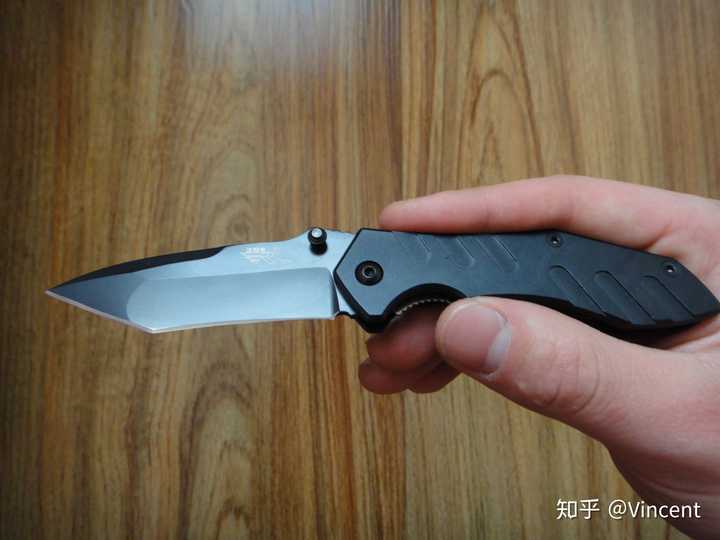 三刃木710,曾经在身上盘了三年多,欺负过各种东西,后来失踪了.心疼.