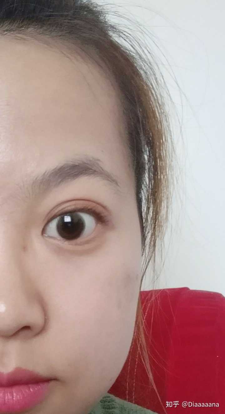 先看看眼睛吧,至少十个人里面有九个人会夸我眼睛漂亮的吧,还有一个