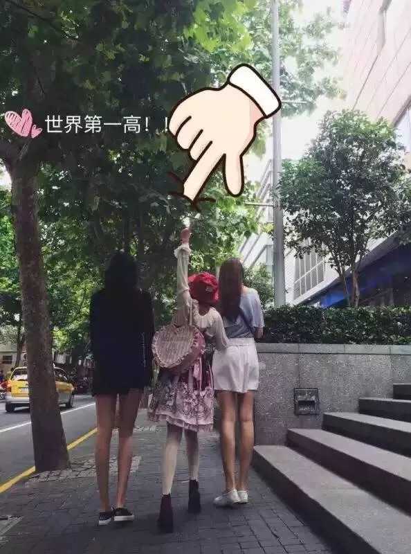 168女生和185男生合影,168和185身高差图片 男生身高185cm以上是什么样的体验?