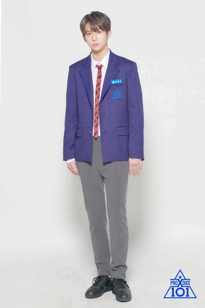 produce101制服,produce101 有没有参加produce x 101woollim公司黄允圣的图片,没有水印的,越多