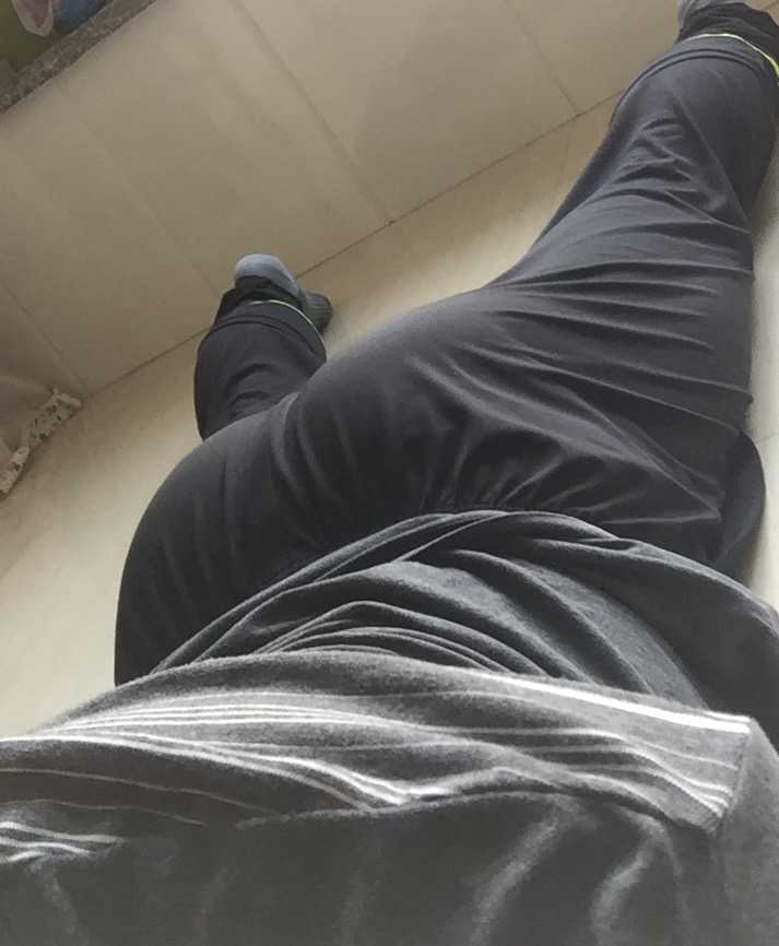 感觉这个社会变了,男人的屁股大多数都是比女人翘的.