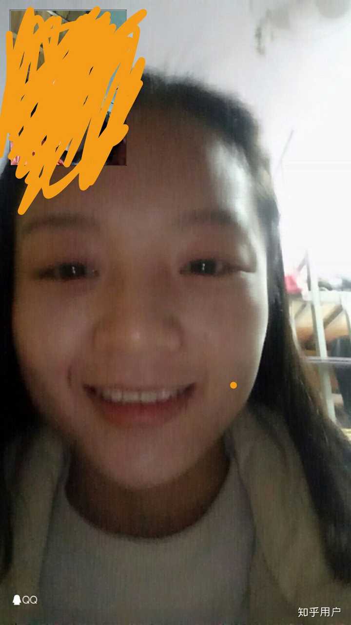 这好像是大一刚开学,寝室小姑娘没有一个会化妆的,有磨皮
