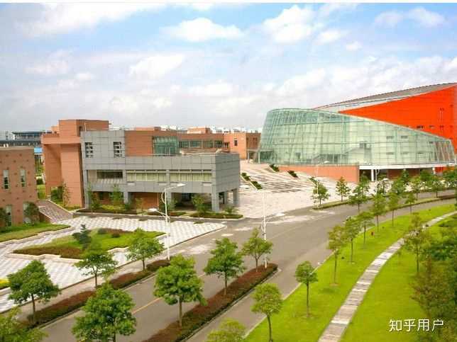 总体上来看浙财应该还不能用难看来形容 浙江财经大学下沙校区,8月3日