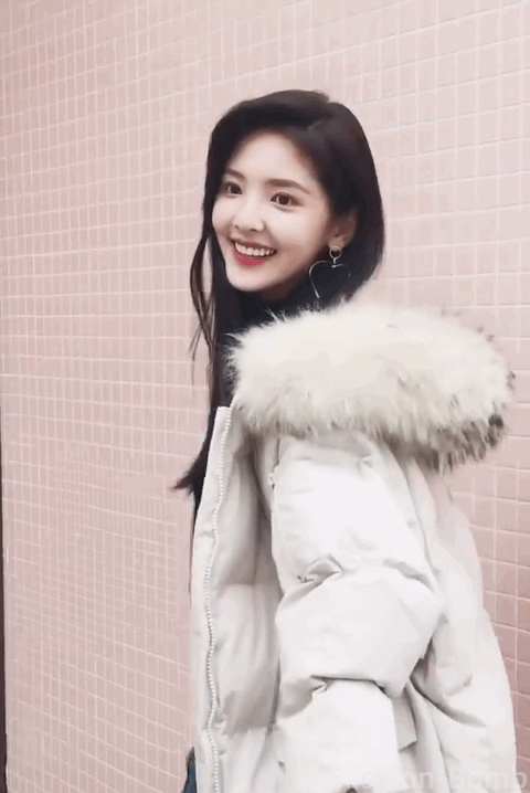 她是淘宝模特,也演过电影,《悲伤逆流成河》的顾森湘