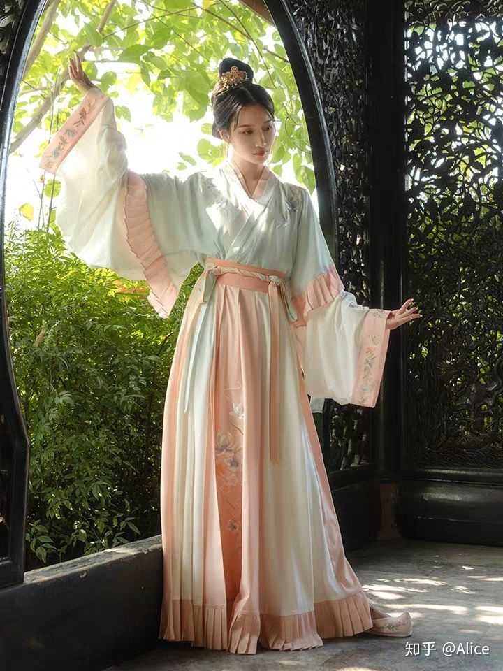 第一次穿汉服出门是什么心情?